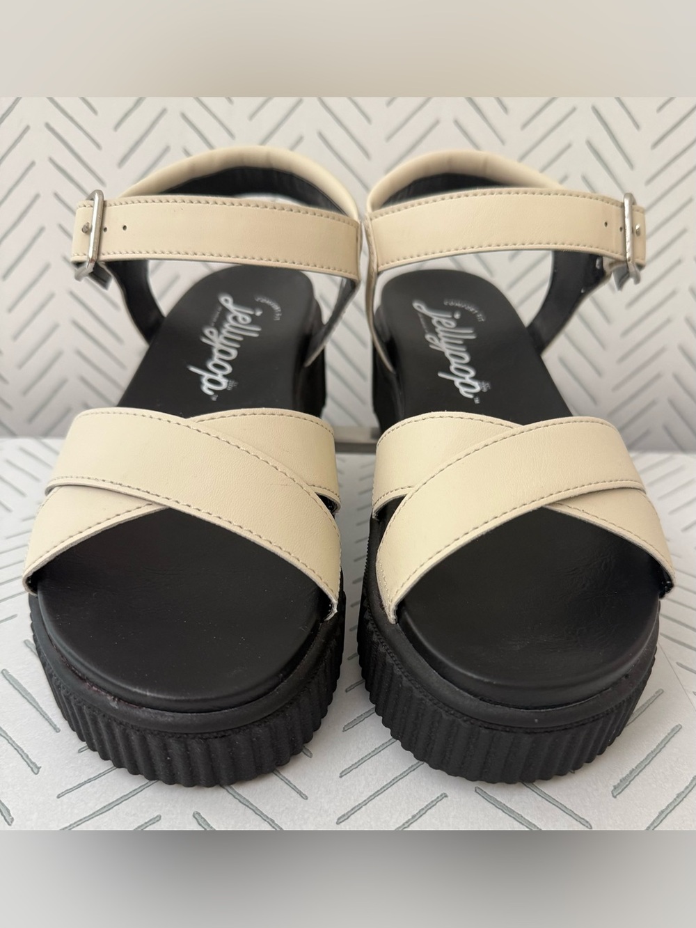 Jellypop Comfort Fit Tan & Black Criss Cross Straps Platform Sandal 6.5